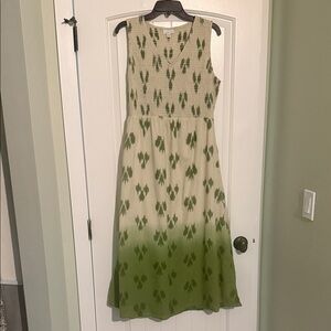 Chic Green Patterned Maxi Dress